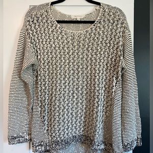 TWO by Vince Camuto White & Black Knit Sweater